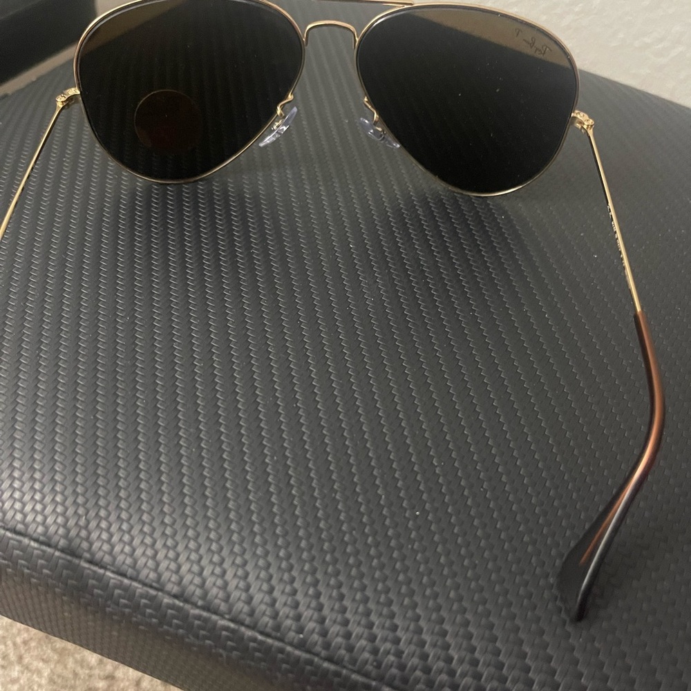 Ray-Ban Aviators - Picture 2 of 6